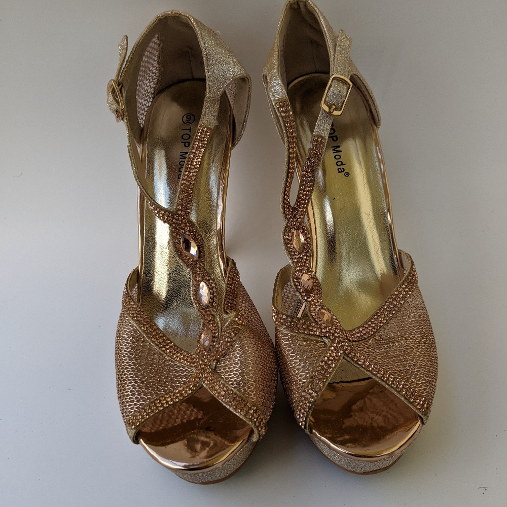Heels - Picture 3 of 4